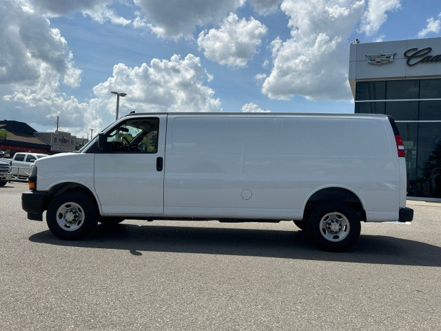 2021 Chevrolet Express Cargo Van BASE EXTENDED WB| V6 | REAR GLA in Cars & Trucks in City of Toronto - Image 3