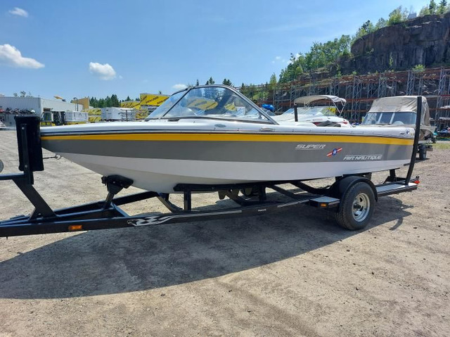 2007 Correct Craft SKI NAUTIQUE 196 LE AIR NAUTIQ in Powerboats & Motorboats in West Island - Image 2