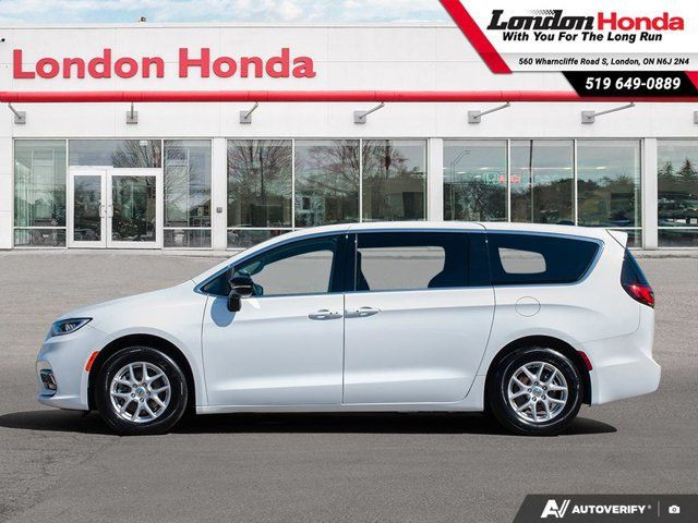 2024 Chrysler Pacifica Touring-L | One Owner | Clean Carfax in Cars & Trucks in London - Image 3