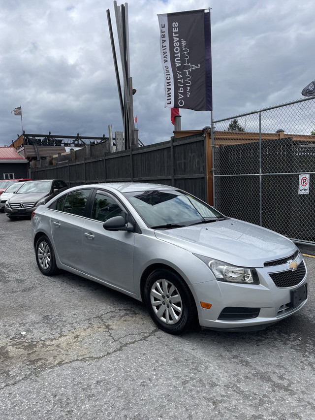 2011 Chevrolet Cruze LS 4dr Sedan in Cars & Trucks in Ottawa - Image 3