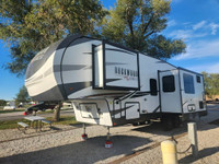 2021 FOREST RIVER ROCKWOOD ULTRA LIGHT 2891BH FIFTH WHEEL: $276 