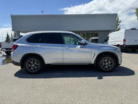 Scores 21 Highway MPG and 15 City MPG! This BMW X5 boasts a Twin Turbo Premium Unleaded V-8 4.4 L/26... (image 5)