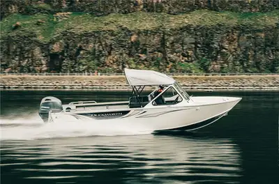AVAILABLE TO ORDER Max HP: 150 hp (112 kw) Length Overall: 20 ft. 6 in. (6.25 m) Beam: 93-1/2 in. (2...