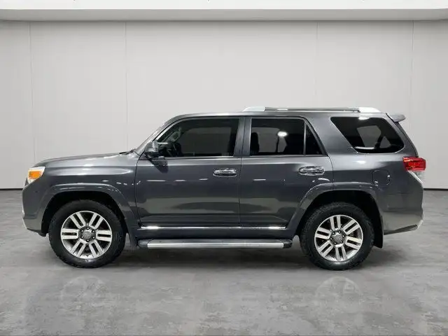 2012 Toyota 4Runner SR5 - MOON ROOF63838165718403122
