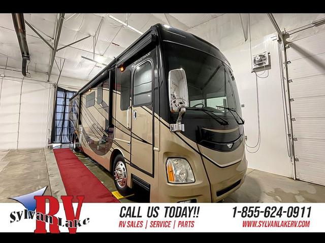 2015 Fleetwood Discovery 37R - Class A Motorhome in RVs & Motorhomes in Red Deer - Image 2