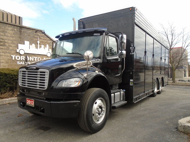  2013 Freightliner M2 One owner,Automatic,Cummins Motor. in Heavy Trucks in City of Montréal - Image 4