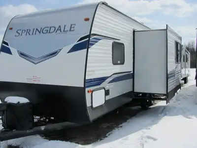 NEW MODEL IN STOCK NOW-THIS KEYSTONE SPRINGDALE 251BH IS A VERY WELL THOUGHT OUT LAYOUT-DRY WEIGHT 6...