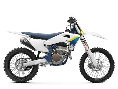 2025 Husqvarna FC 350 SAVE $500 RABAIS La KTM FC 350 2025 combine l’agilité d’une 250 avec la puissa...