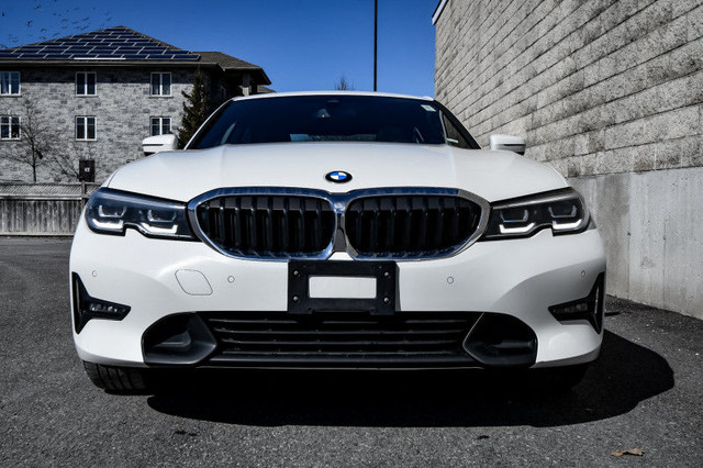 2022 BMW 3 Series 330i xDrive • SUNROOF • HEATED SEATS • REMOTE  in Cars & Trucks in Cornwall - Image 4
