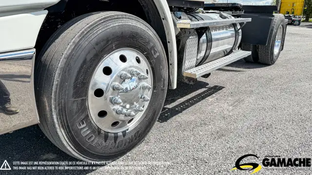 2017 FREIGHTLINER CASCADIA CA113DC DAY CAB in Heavy Trucks in Chilliwack - Image 16