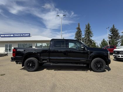 2025 Ford F-350 XLT PREMIUM w/BLK PKG, FX4 & 5th WHEEL PREP in Cars & Trucks in Edmonton - Image 2