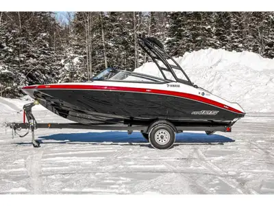 US-YAMC0056A525 Dynamisez votre été avec l'AR195 et son moteur Yamaha SVHO suralimenté de 1,8 L, tan...