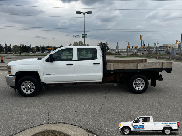 2019 Chevrolet SILVERADO 3500HD Crew Cab Flat Bed 4WD in Cars & Trucks in City of Toronto - Image 4