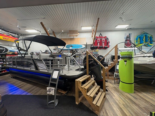 2025 Starcraft SVX 211 OB BATEAU PONTÉ, STARCRAFT,200HP, NEUF in Powerboats & Motorboats in Thetford Mines - Image 3