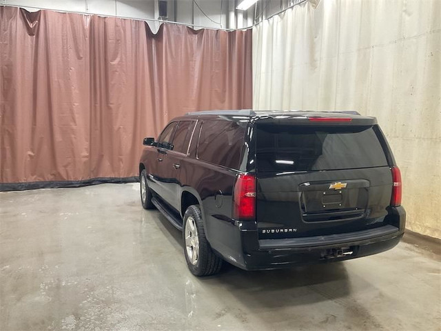 2020 Chevrolet Suburban LT in Cars & Trucks in Fort McMurray - Image 3