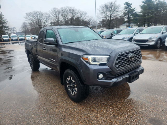 2021 Toyota Tacoma TRD OFFROAD CLEAN CARFAX, PRICED TO MOVE C... in Cars & Trucks in Annapolis Valley - Image 4