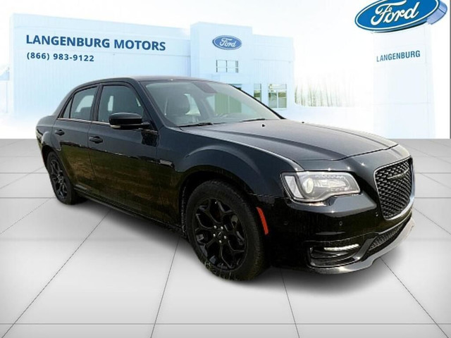2022 Chrysler 300 Touring L in Cars & Trucks in Regina - Image 3