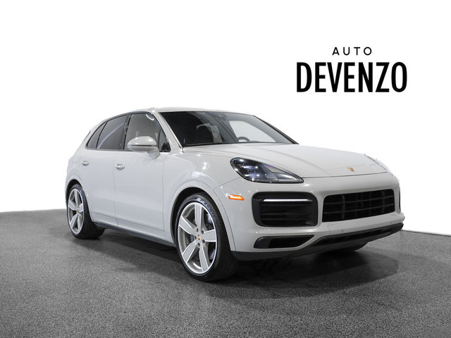 2020 Porsche Cayenne S AWD 2.9L 434HP CHALK in Cars & Trucks in Laval / North Shore