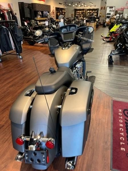 2024 Indian Motorcycle Challenger Titanium Smoke in Sport Touring in Oakville / Halton Region - Image 4
