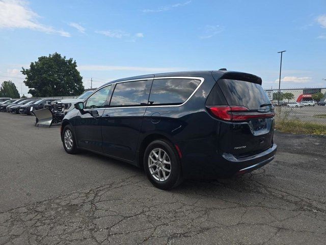 2024 Chrysler Pacifica Touring-L | Stow and Go | Heated Seats in Cars & Trucks in Windsor Region - Image 4