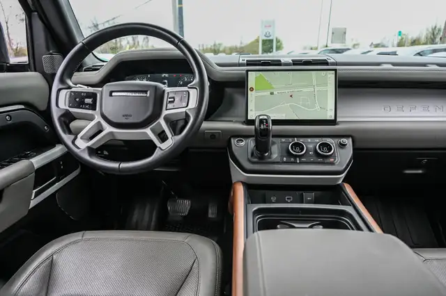 2022 Land Rover Defender S | Toit pano | Black Pack | Roues 19po in Cars & Trucks in Longueuil / South Shore - Image 25