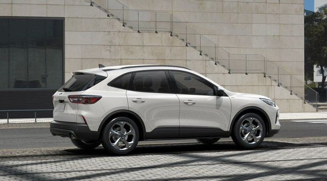 2025 Ford Escape ST-LINE | COLD WTHR PKG | TECH PKG #1 | MOONROO in Cars & Trucks in Calgary - Image 4