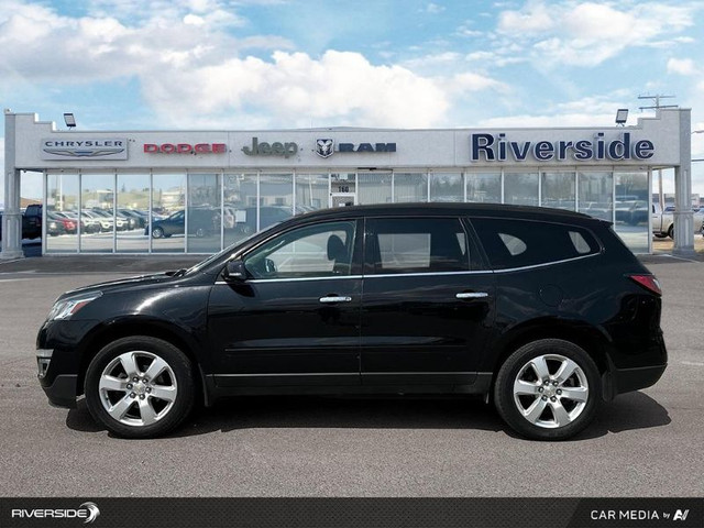 2017 CHEVROLET Traverse LT in Cars & Trucks in Prince Albert - Image 3