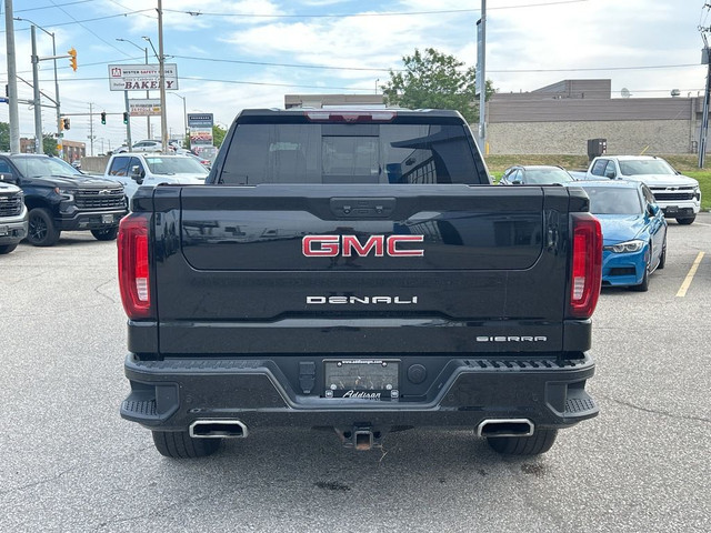 2023 GMC Sierra 1500 4WD Crew Cab 147 Denali in Cars & Trucks in Mississauga / Peel Region - Image 4