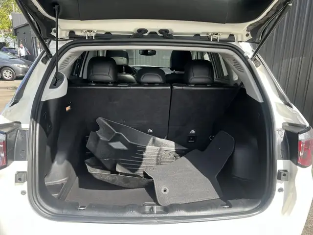 2018 Jeep Compass Limitée in Cars & Trucks in Saint-Hyacinthe - Image 16