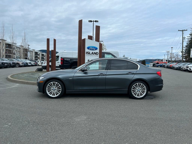  2015 BMW 3 Series No Accidents | Moonroof | AWD in Cars & Trucks in Cowichan Valley / Duncan - Image 2