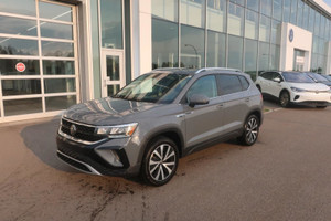 2023 Volkswagen Taos Comfortline 1.5L 4MOTION + Toit Ouvrant + Keyless