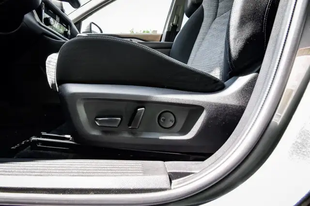 2022 Nissan Rogue SV • MOONROOF • 360 CAM • HEATED SEATS/STEERIN in Cars & Trucks in Kingston - Image 30