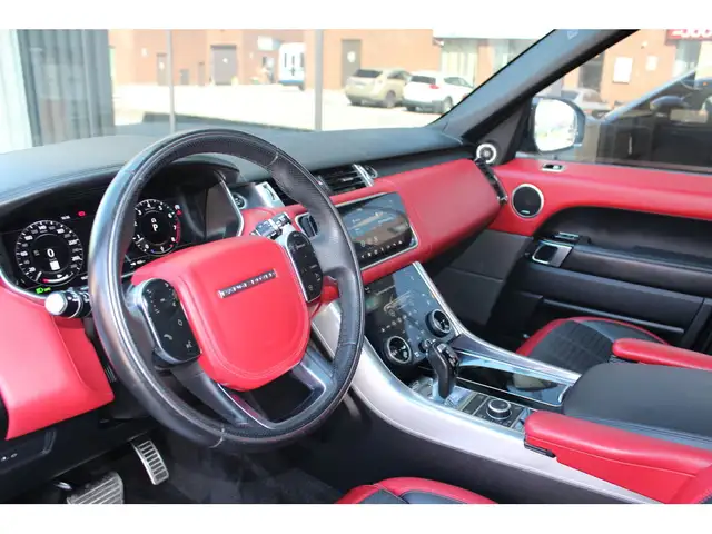 2019 Land Rover Range Rover Sport AUTOBIOGRAPHY - BLACK ON RED - dans Autos et camions dans Ville de Toronto - Image 3