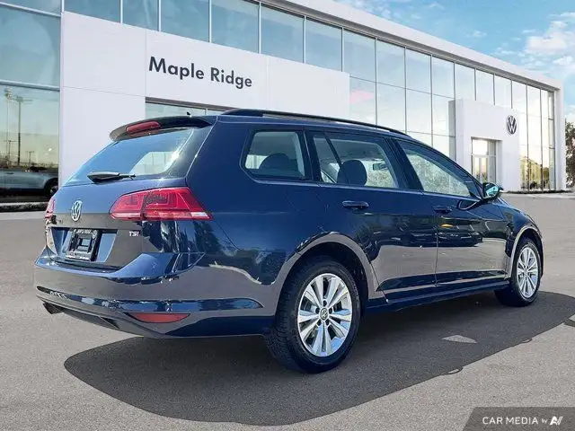2017 Volkswagen Golf SportWagen Trendline | Connectivity dans Autos et camions dans Tricities/Pitt/Maple - Image 6