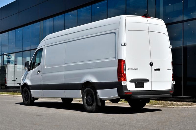 2024 Mercedes-Benz Sprinter 2500 170 Wheelbase High Roof RWD in Cars & Trucks in Laval / North Shore - Image 4