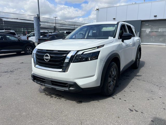 2025 Nissan Pathfinder S | AWD | CLOTH | 3RD ROW | BACK UP CAM in Cars & Trucks in Calgary