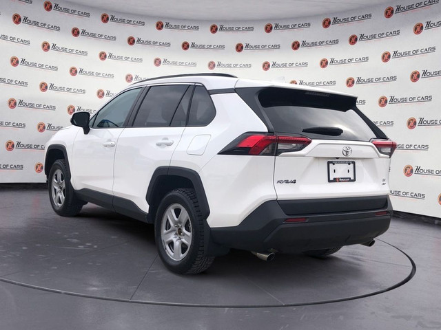  2020 Toyota RAV4 LE / Back up cam / Heated seats in Cars & Trucks in Calgary - Image 4