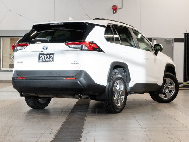 2022 Toyota RAV4 Hybrid LE AWD in Cars & Trucks in Kelowna - Image 3