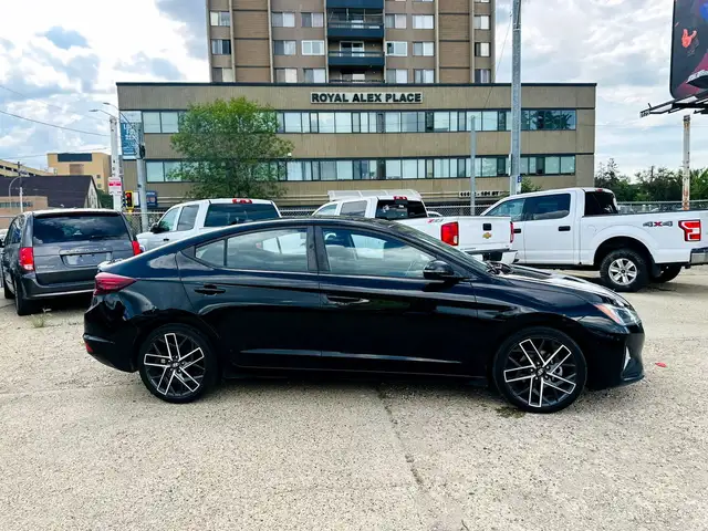 2020 Hyundai Elantra Preferred w/Sun & Safety Package IVT in Cars & Trucks in Edmonton - Image 10