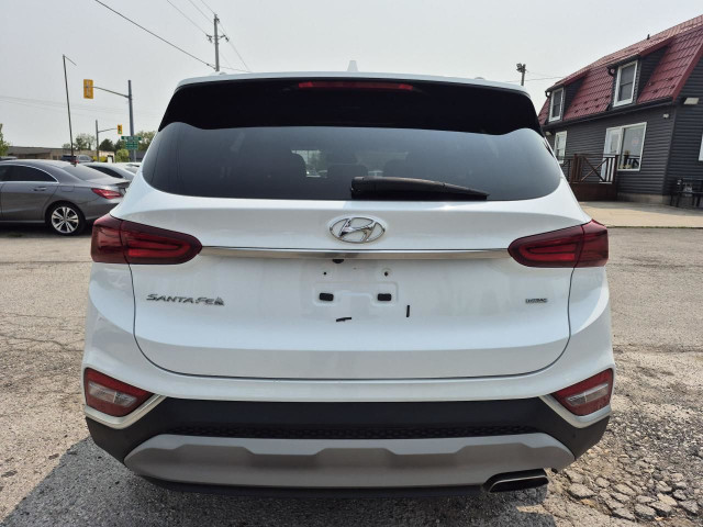 2020 Hyundai Santa Fe 2.4L Preferred AWD in Cars & Trucks in London - Image 4