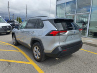 Check out this 2022 Toyota RAV4 Hybrid XLE AWD with 49,976 KMS, finished in a sleek Silver exterior.... (image 4)