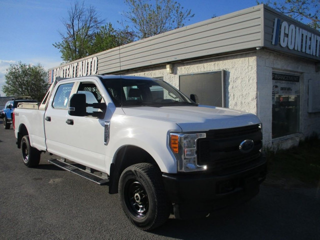 2017 Ford Super Duty F-250 SRW XL F 250 SUPER DUTY CREWCAB 4X4 F in Cars & Trucks in Laval / North Shore - Image 2