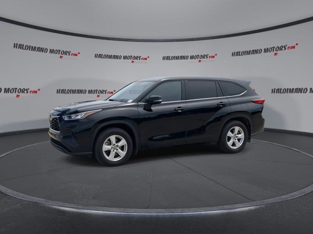 2023 Toyota Highlander LE in Cars & Trucks in Hamilton - Image 4