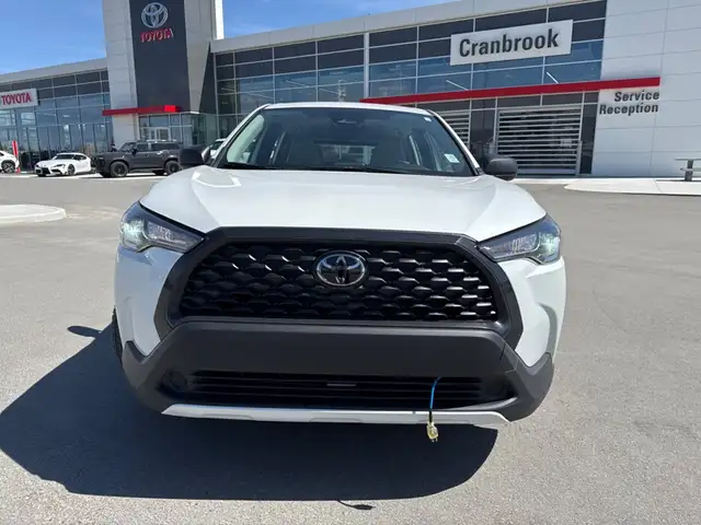 2023 Toyota Corolla Cross L L AWD (HEATED SEATS, REAR CAMERA) in Cars & Trucks in Cranbrook - Image 9