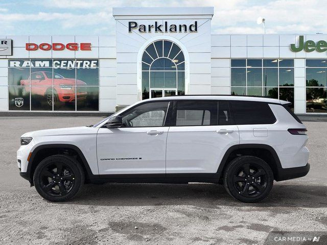 2025 Jeep Grand Cherokee L Altitude 4x4 Sunroof Nav Capable in Cars & Trucks in St. Albert - Image 2