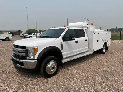 2017 Ford F550 Crew Cab 4x4 Utility Service Truck + 6.8L V10 Gas Engine + 4x4 W/ AutoMatic Transmiss...
