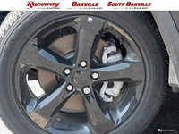 4X4, FRONT HEATED CAPRI LEATHERETTE BUCKET SEATS w/ SUEDE INSERTS, POWER SUNROOF, TRAILER TOW PACKAG... (image 5)