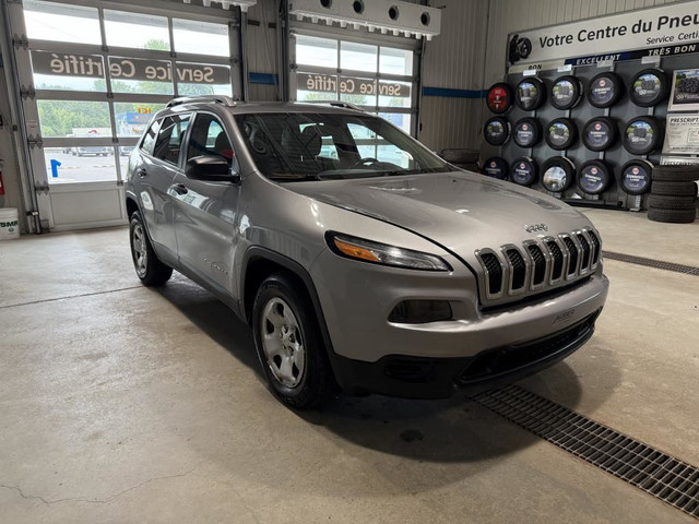 2016 Jeep Cherokee Sport in Cars & Trucks in Trois-Rivières - Image 3