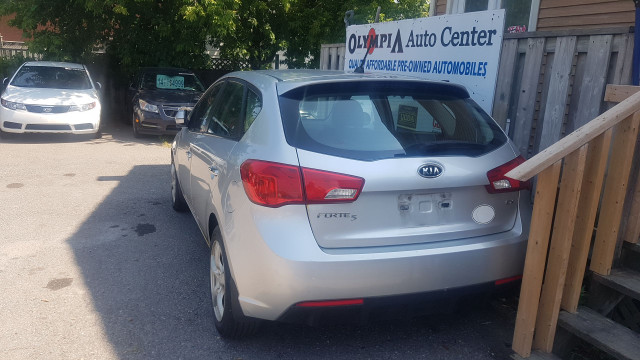 2011 Kia Forte 5-Door EX in Cars & Trucks in Oshawa / Durham Region - Image 4