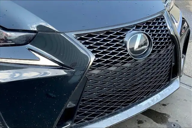 2020 Lexus Is 300 F SPORT 2 in Cars & Trucks in Strathcona County - Image 29